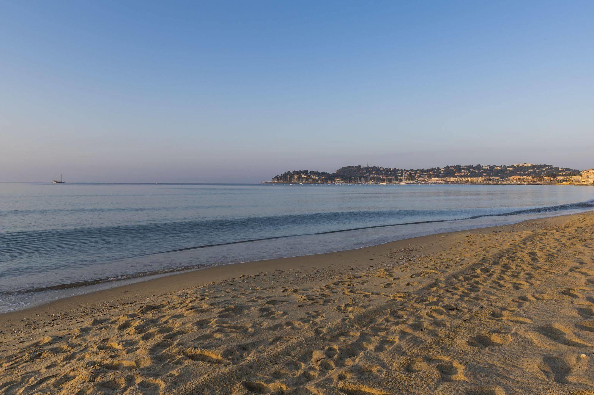 Chateau De Sable Cavalaire-sur-Mer Exterior photo